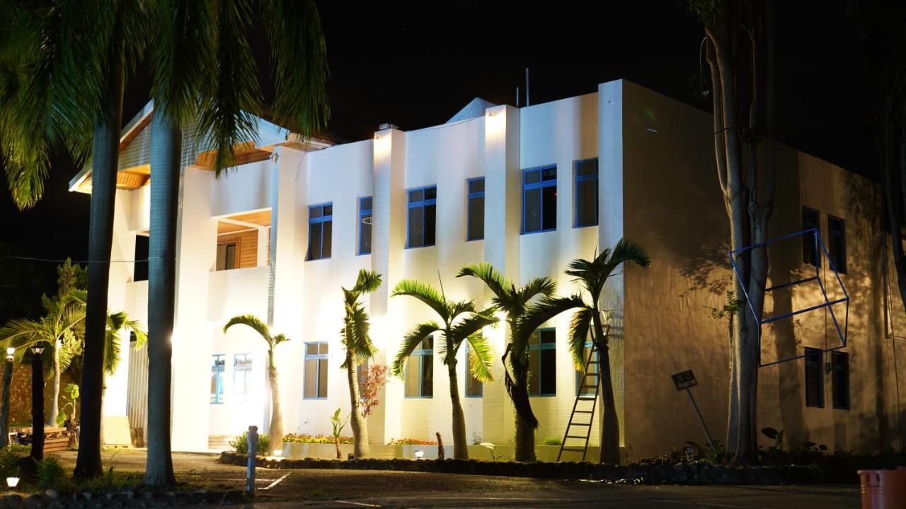 Hotel Super White T'ai-tung Exterior foto
